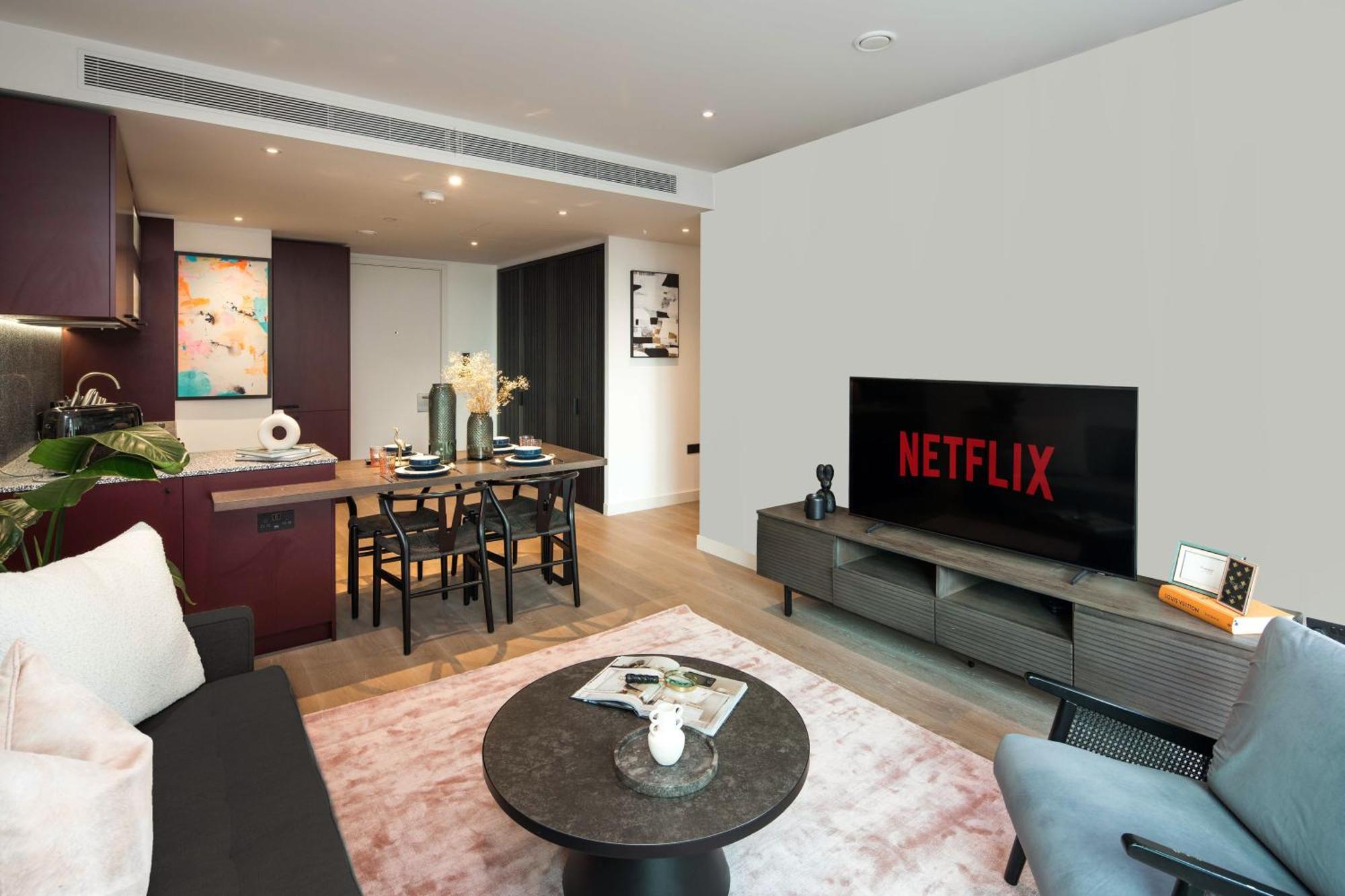 Modern-3beds-balcony-lift Apartment London